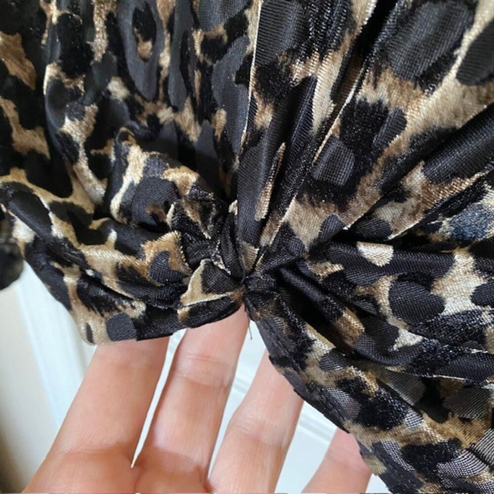 Karen Kane Lifestyle Petite Velvet Burnout Twist Front Top Animal Print Women XS - Picture 6 of 11